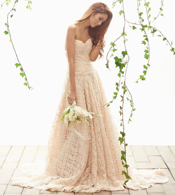 Vania Romoff s RTW Bridal Collection Is Insanely Perfect