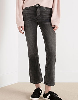 8 Non-Skinny Denim Jeans That Are Comfy AF