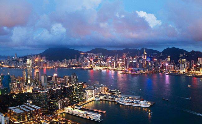 Holiday Idea: Go On A Romantic Hong Kong Vacation!