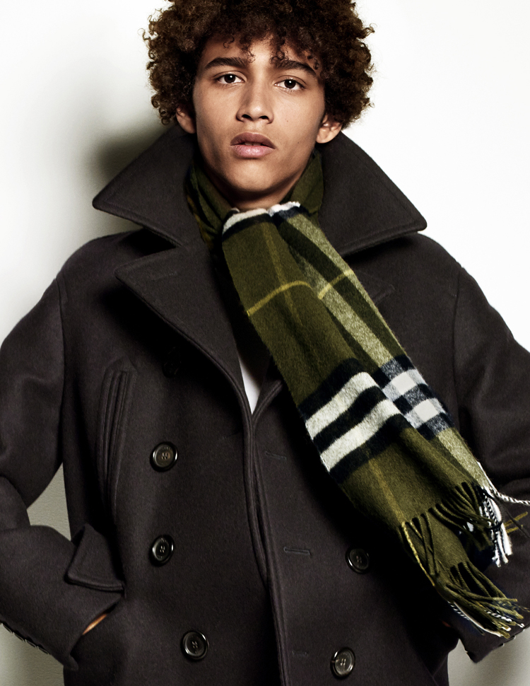 Enjoy high-end warmth at Burberry's Scarf Bar