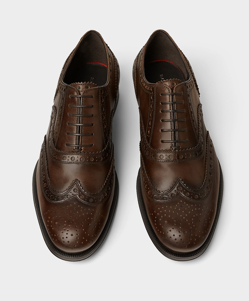 Should You Wear Oxfords or Brogues?