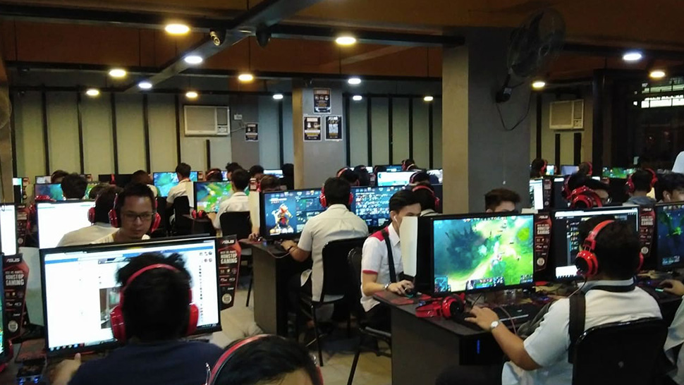 How Philippine Esports Went from Neighborhood Cybercafés
