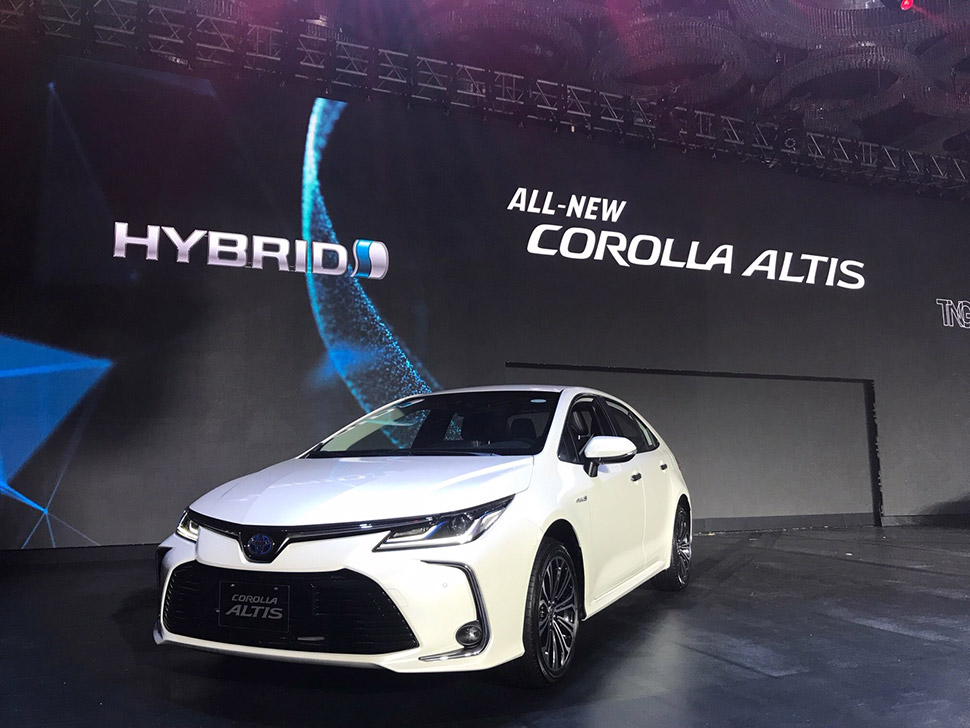 Toyota Corolla Altis Specs Features Price