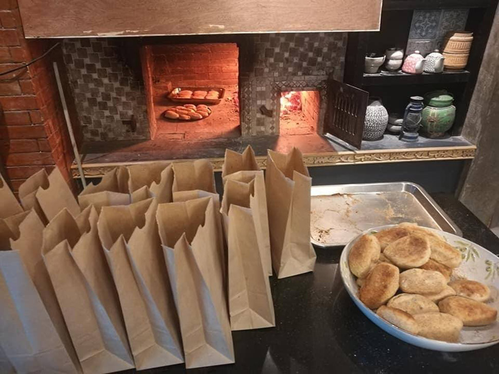 Artists Coke Bolipata, Elmer and Plet Borlongan Bake Pandesal for ...