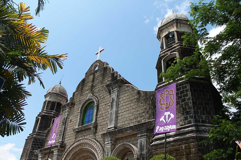 Visita Iglesia Churches