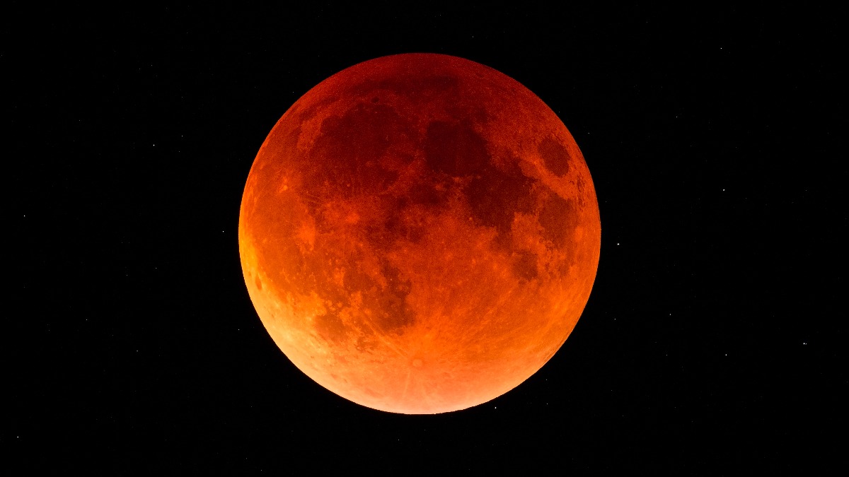 Blood Moon Eclipse May 26 How And When To View It