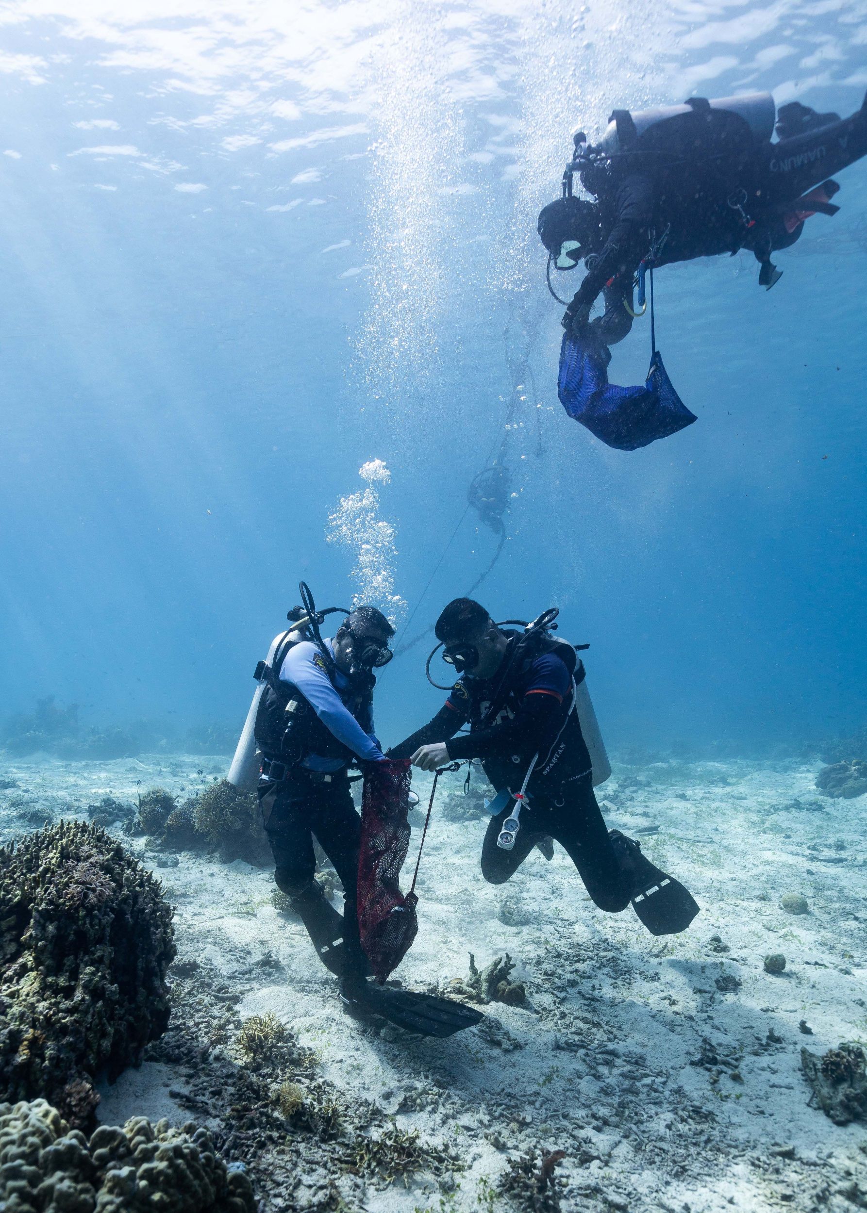 Massive Cleanup on Panglao Coast Hauls 2-Tonne Trash