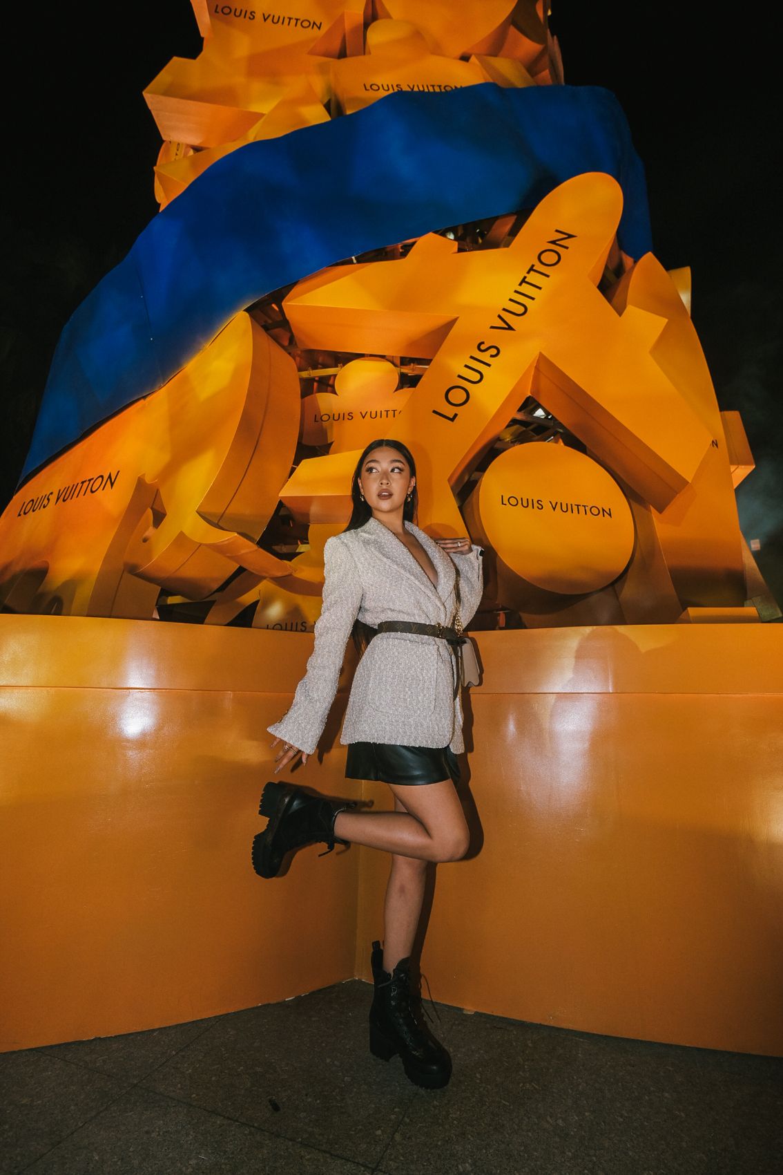 L'Officiel Philippines on X: #LouisVuitton ushers in the festive season by  bringing together stylish personalities and notable society fixtures to  light up the first Louis Vuitton Christmas tree in the Philippines led