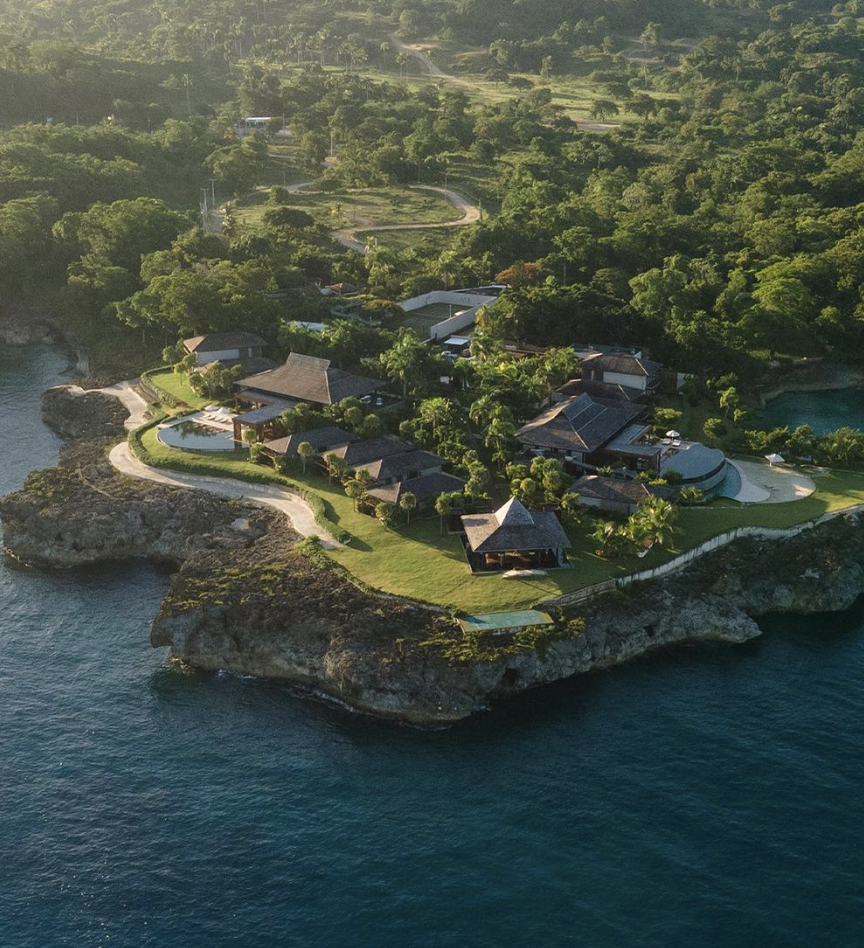 Jennifer Lopez's Shotgun Wedding Is Set in the Fictional 'Mahal Island  Resort' in the Philippines