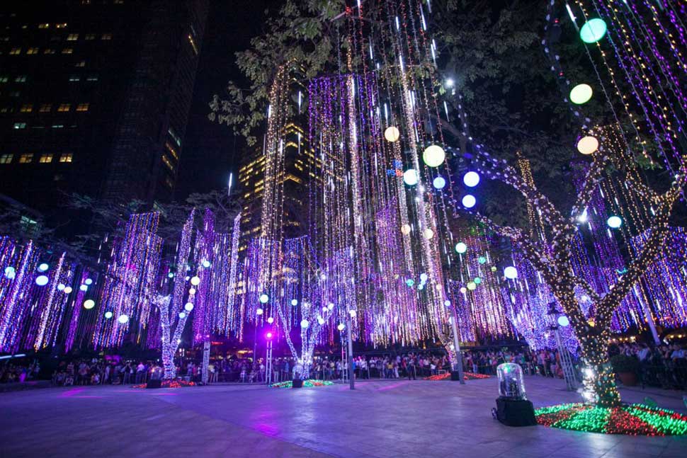 Ayala Triangle Gardens Lights Show 2019 Bios Pics