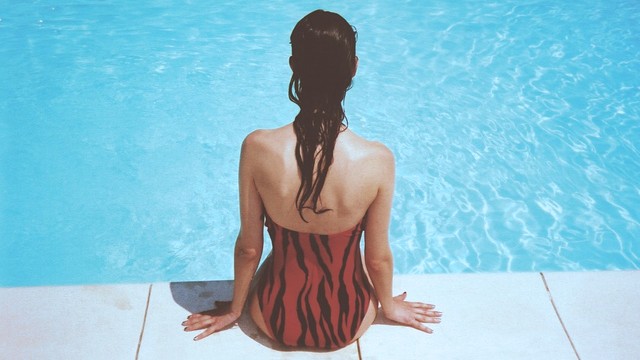 The Important Reason You Shouldn t Sit in a Wet Bathing Suit