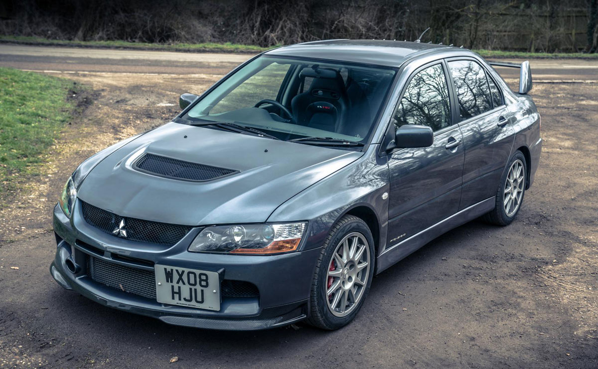 Royal Rumble: Honda Civic Type R vs. Mitsubishi Evo IX