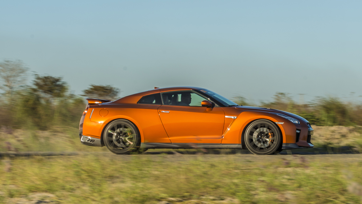 Nissan GT-R 2018: Review, Price, Specs, and Features