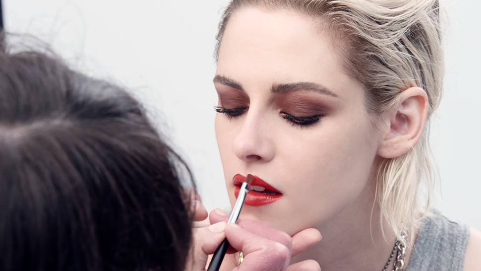 Here's How Kristen Stewart Gets Ready For The Red Carpet