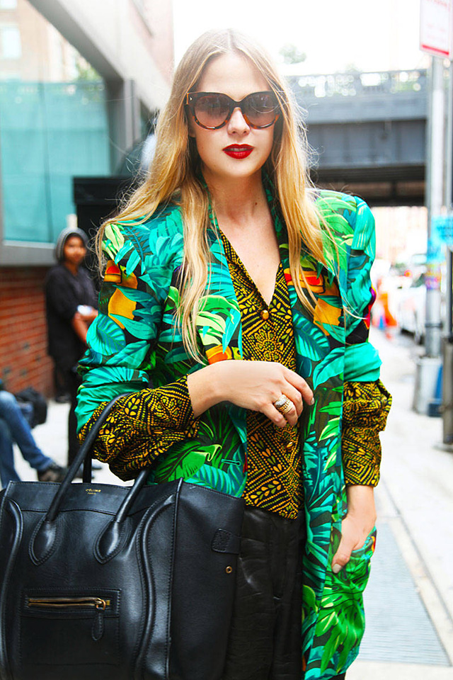 15 Cool Ways To Wear The Hawaiian Shirt