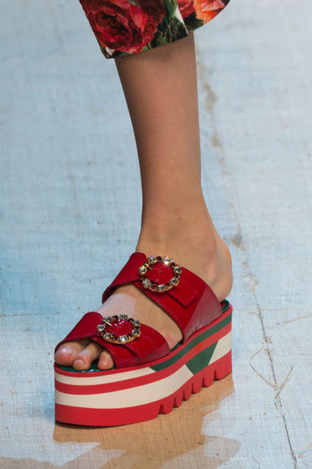 5 Trendy Shoes You Need in Your Closet This Year