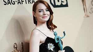 Lotd: Here's How To Steal Emma Stone's Watercolor-inspired Makeup At The Sag Awards