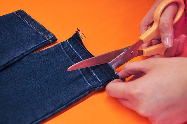 DIY Tutorial: How to Fray Your Denim Jeans | Preview.ph