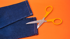 Diy Tutorial: How To Fray Your Denim Jeans