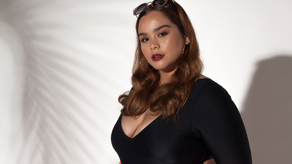 This Curvy Model Is Not Afraid To Call You Out On Your Mean Comments