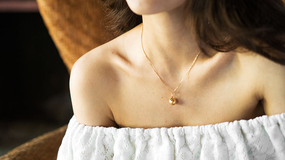 10 Dainty Necklaces For The Minimalist Girl