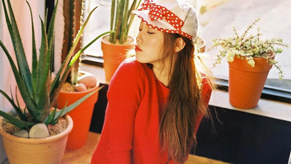 5 Ultra Sweet Styling Tricks We're Snatching from Lee Sung Kyung