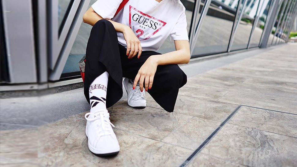 10 Cool Girl Ways To Wear Sneakers In Your 20s