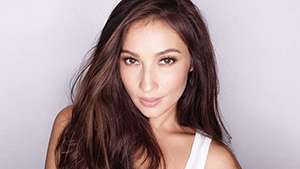 Solenn Heussaff Demonstrates How To Achieve The Perfect Eyebrows