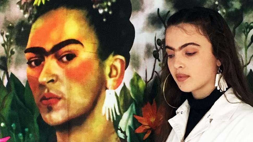 This Model's Unibrow Looks Exactly Like Frida Kahlo's