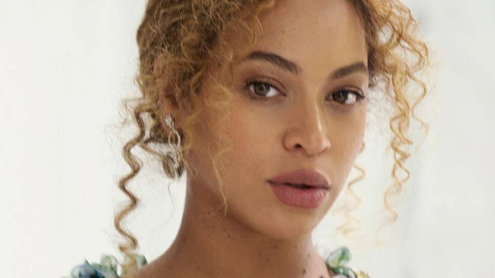 Beyonce Shares First Photo With Her Twin Babies