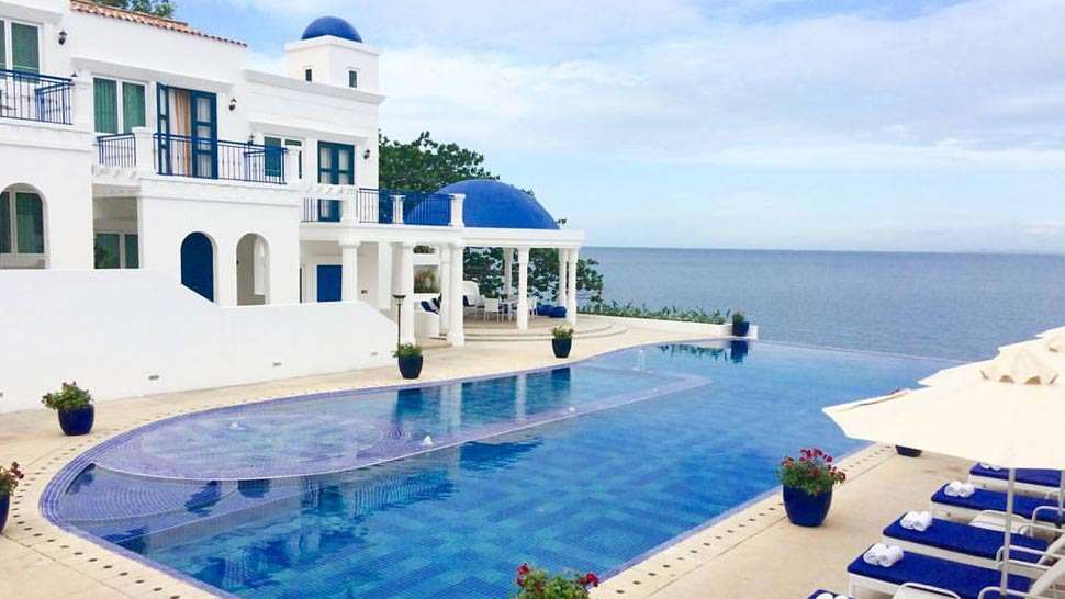 5 Local Resorts That Look Like Santorini, Maldives, Bali And More