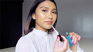 This Blue Lipgloss Will Change Your Lipstick Game