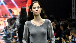 Here's A Cool New Way To Wear A Grey Sweater
