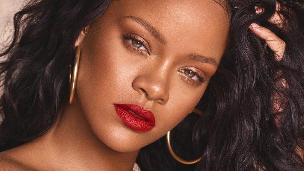 Rihanna Has A Genius Trick To Hide Dark Eye Bags