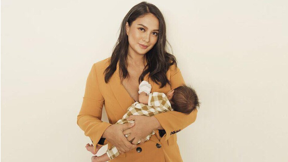 Isabelle Daza Reveals What It's Like To Go From It Girl To It Mom