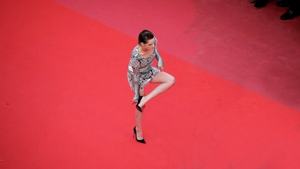 Kristen Stewart Went Barefoot At The Cannes Film Festival 2018