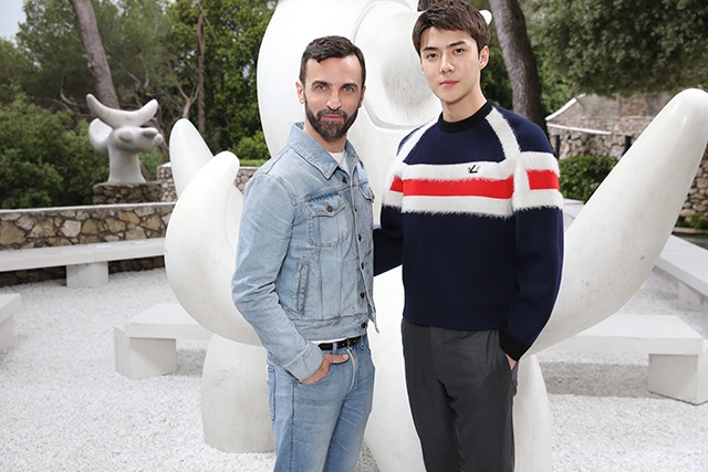 Keeping up with supermOHdel SEHUN: attending the Louis Vuitton Cruise Show  @ St. Paul de Vence