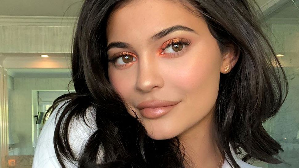 7 Beauty Tricks We Can All Learn from Kylie Jenner's Makeup Tutorial