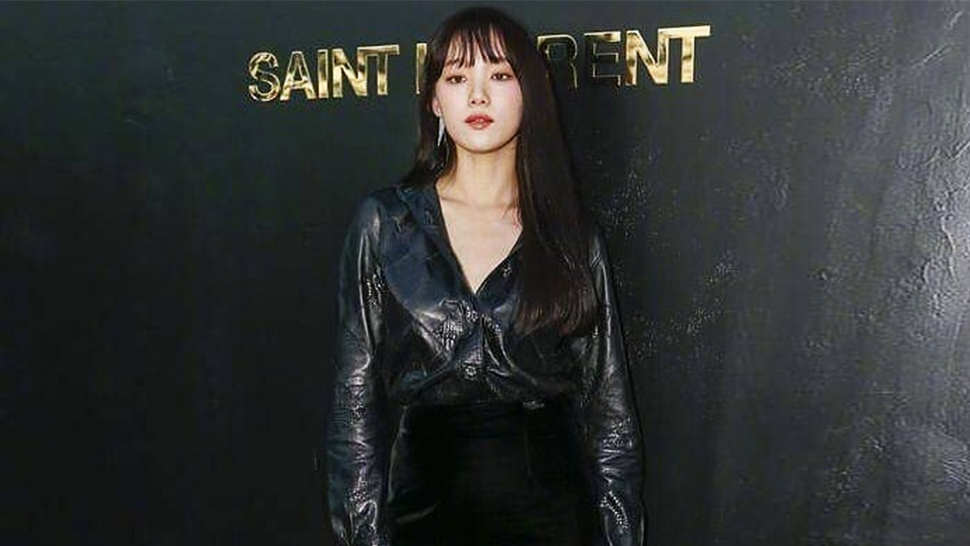 Lotd: Lee Sung Kyung Has A Genius Style Tip For A Head-to-toe Black Outfit