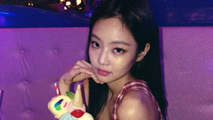 Blackpink's Jennie Kim Is Obsessed With This Highlighter