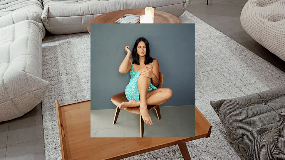 We're Obsessed with Isabelle Daza's Minimalist Living Room