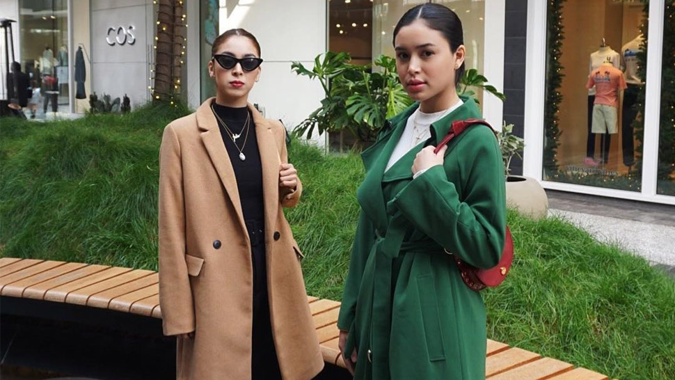 Stylish And Comfy Travel Outfits To Cop From The Barretto Sisters