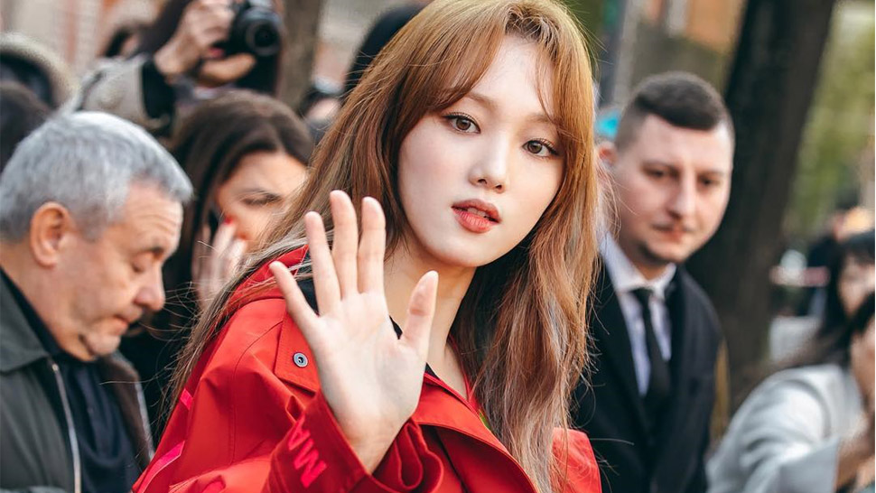 These Stylish Korean Stars Stole The Show At Fashion Week