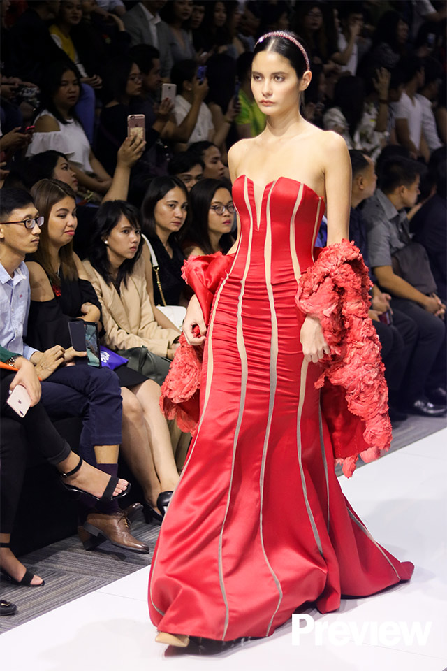 Philipp Tampus Spring/Summer 2019 Panasonic Manila Fashion Festival ...