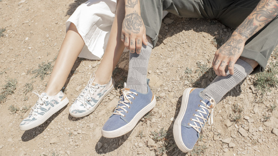 These Lightweight, Durable Sneakers Are Perfect For Traveling