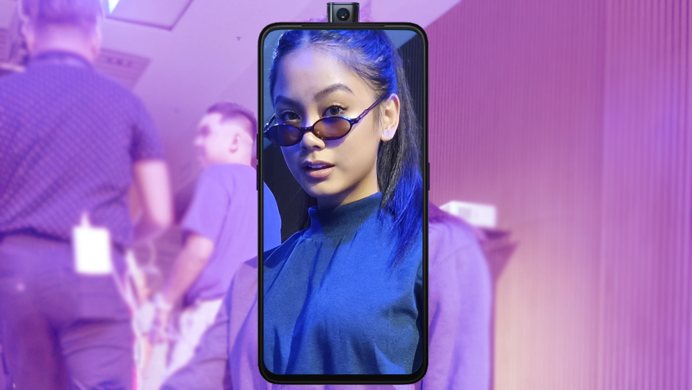 We Found the Perfect Smartphone That Can Take Low Light OOTDs