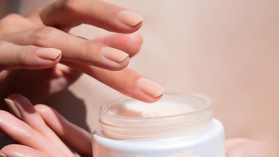 Long Nails? Here's How You Should Be Scooping Products Out Of A Jar