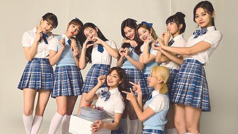 K-Pop Girl Group TWICE Will Be at the MOA Arena This Saturday