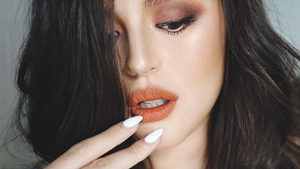 How To Achieve That Soft, Blurred Lip Look In 2 Easy Steps