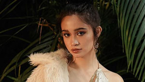 You Have To See The Golden Glam Of Angelina Cruz For Her Debut!